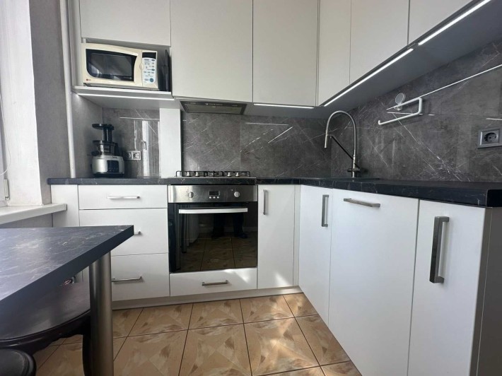 Стильна 3-кімнатна квартира з повною комплектацією м.Київ продаж - фото 1