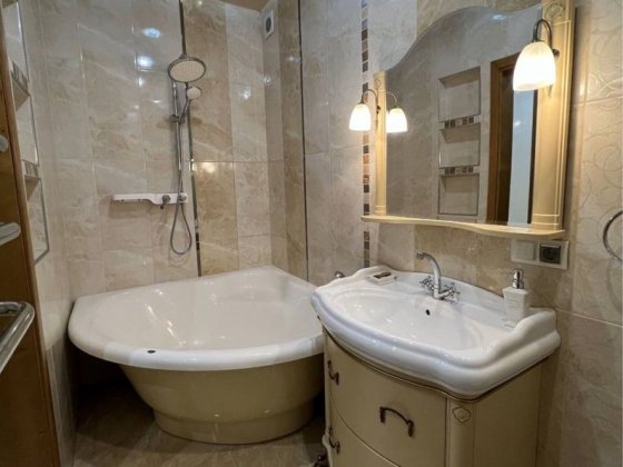 Оренда 3 кімнатної квартири Угорники