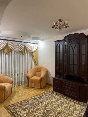 Оренда трьох кімнатної квартири - фото 1