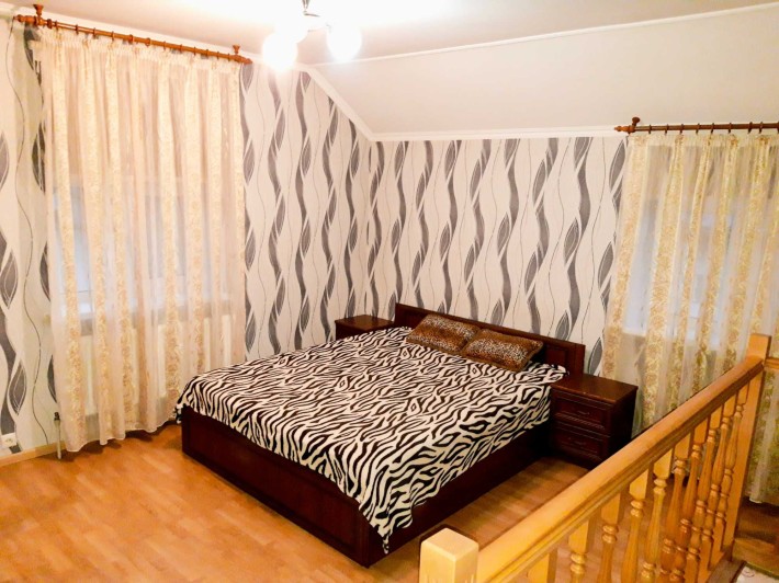 Велика 1-кім квартира с. Гатне вул. Шкільна, кіт або песик дозволено - фото 1