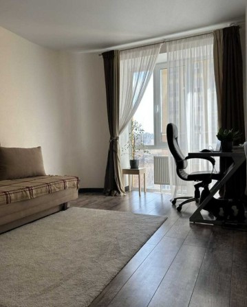 Сдам 1 кімн. в с. Чайки по вул. Лобановського  31 - фото 1