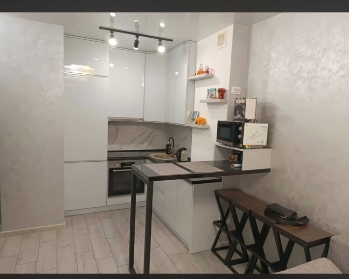 Оренда 1 кім. квартири в новобудові з євроремонтом- 360 $ - фото 1