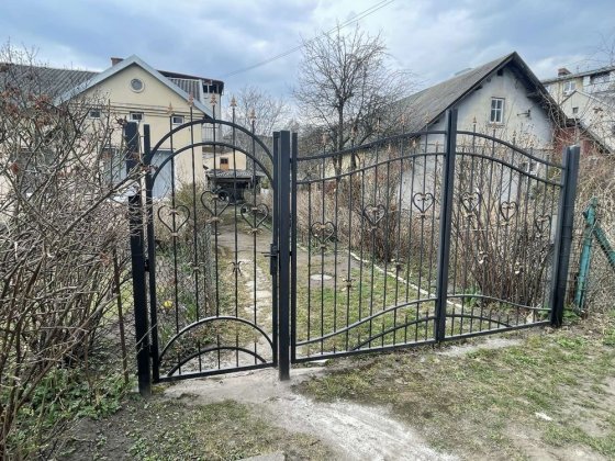 Пілселення до власниці вул Патона Скнилов