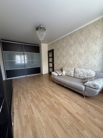 Сдам 1 комн квартиру в ЖК Радужный. Длительно. - фото 1