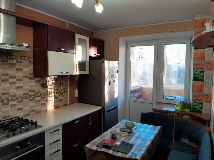 Продам свою 4кімнатну квартиру по вулиці Прикордонна - фото 1