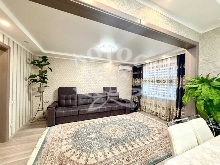 Продається простора 3-кімнатна квартира в новобудові. Космонавтів - фото 1