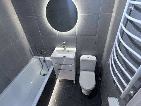 В продаже 2 ком .квартира .Район 9 гор.больницы Запорожье