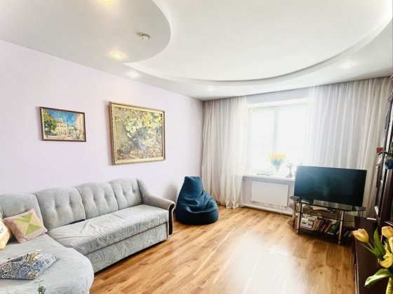 Продам чудову трикімнатну квартиру у центрі міста. Кропивницький