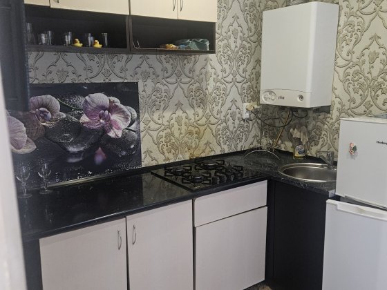 Продаю  квартиру в центре ,  с отдельным входом, возможно под офис Кропивницький