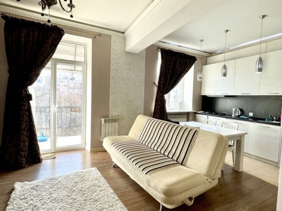 Продаж сталінки  на  сухому Фонтані Миколаїв