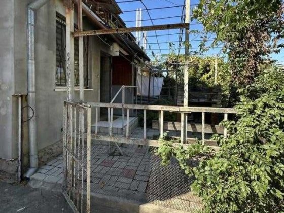 Продам 2-кімнатну квартиру з своїм двором,зона барбекю,опалення газове Одеса