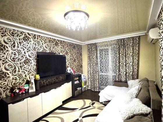 Продается 3 ком кв в Днепровском р-не по ул Счатливая Запорожье