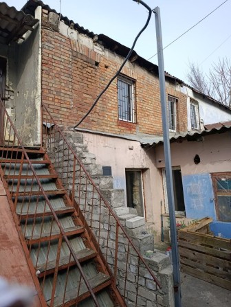 Срочная продажа жилкопе под ремонт на Защитников Отечества. - фото 1