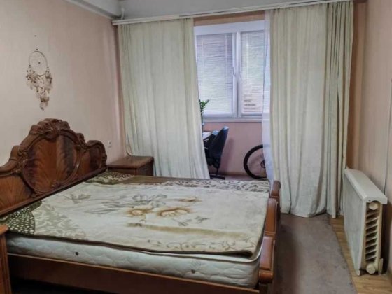 *Продається  3-и кімнатна квартира пр. СОБОРНИЙ 5/9 Запорожье