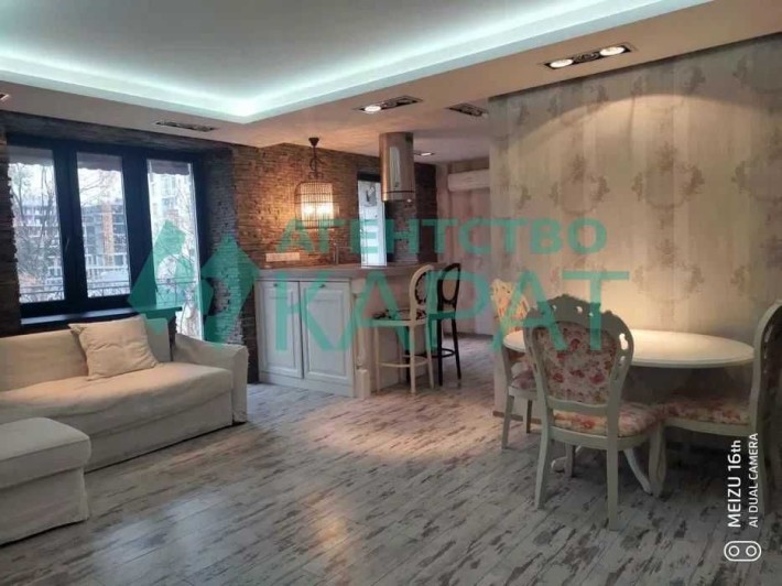 Продам 3к. квартиру 3/9 эт. кирп, дизайнерский ремонт, р-н м "Научная" - фото 1