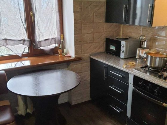 продам 2х комн.кв центр 4\5эт кирп с ремонтом,собственник Запорожье