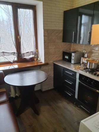 продам 2х комн.кв центр 4\5эт кирп с ремонтом,собственник - фото 1