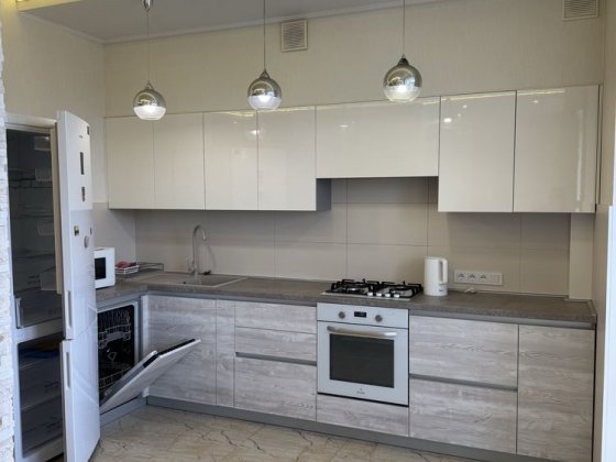 Продам свою квартиру  130 м2 в Новобудові проспект Перемоги Харьков