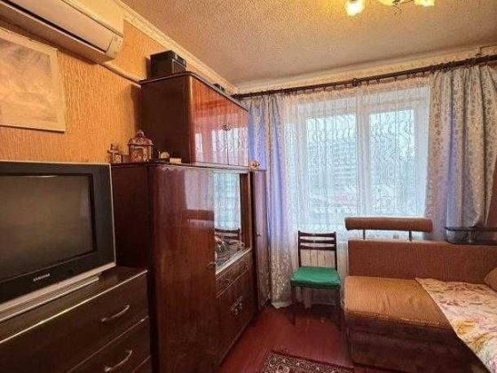 Продам гостинку в центре Залютино со своим санузлом Харків