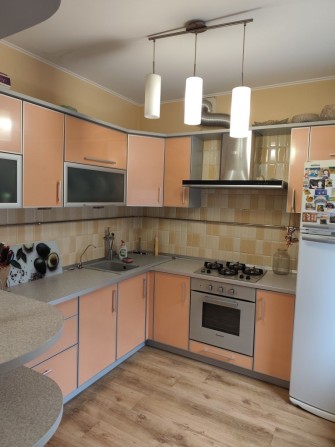 Продам 3 х к.ев.ул.Сталеваров - фото 1