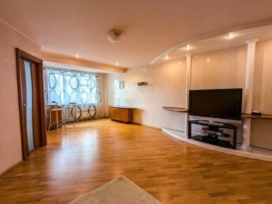 Продается  4-комн. квартира   ул. Святого Николая +паркоместо Запоріжжя