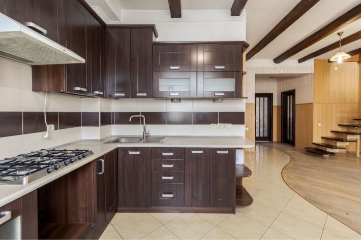 Продаж просторої двохрівневої квартири - фото 1