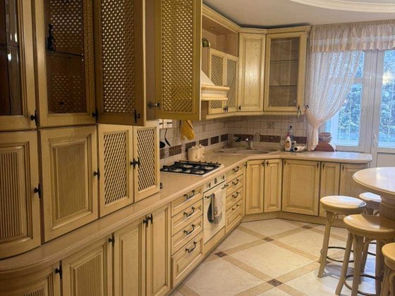 Продаж 4-кімнатної квартири в елітному районі Львова — вул Повстанська Львов