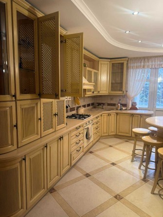 Продаж 4-кімнатної квартири в елітному районі Львова — вул Повстанська - фото 1