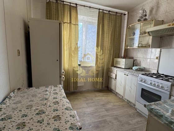 Продам 2-х кімнатну квартиру по вулиці Ушакова