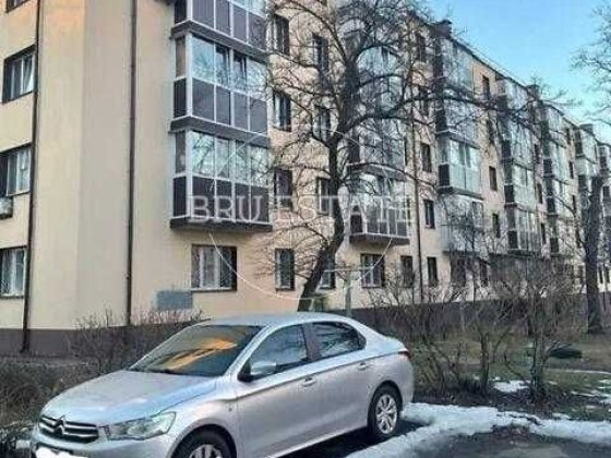 Продам 2 к квартиру пр.Свободи Виноградар Подільський р-н