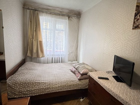 Продаж 2 кімнатноі квартири вул. Серпова 16 розвинена інфраструктура! Киев