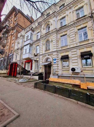 Швидкий продаж 2к квартира у центрі міста царський будинок біля метро - фото 1