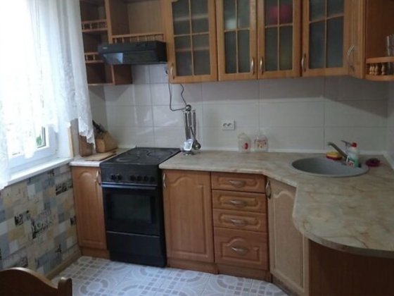 Караваєві Дачі , вулиця Вадима Гетьмана 44 Киев