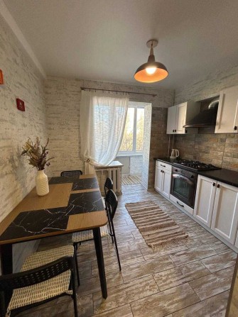 Продам 1 кім кв 42м2 с ремонтом  вул. Ушинского 26. - фото 1