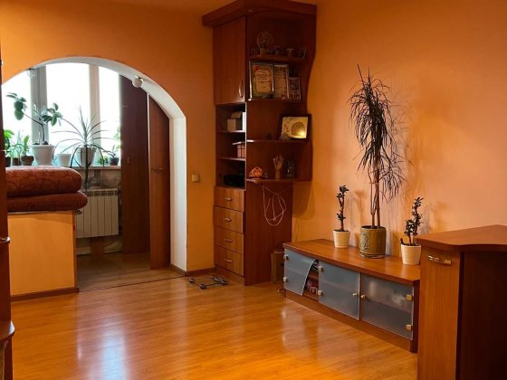 Пр.Свободи. 2-В. Виноградар. Продам 3 кімнатну квартиру