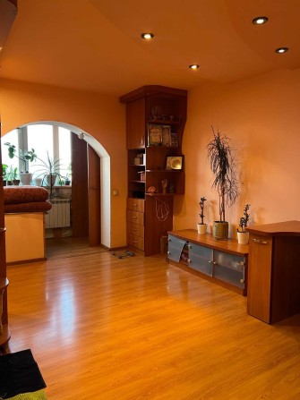 Пр.Свободи. 2-В. Виноградар. Продам 3 кімнатну квартиру - фото 1