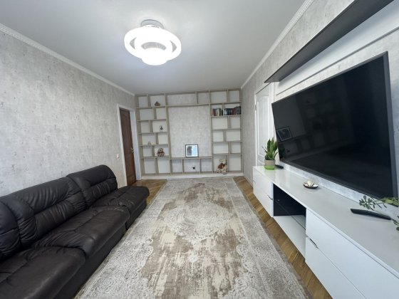 Продаж 3-кімнатної квартири по вулиці Івана Дзюби 12