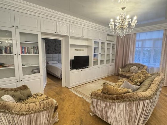 Продам 3х кімн квартиру Гончара 82 Ремонт метро Університет
