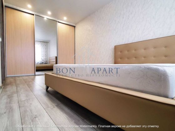 Продам 1к. квартиру з євроремонтом в ЖК "LaLaLand", Берковецька 6б.