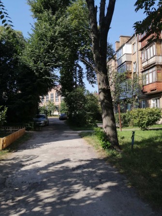 Авіаконструкторська вул.21,р-н Святошин, продаж 2 кімн. кв. біля метро - фото 1