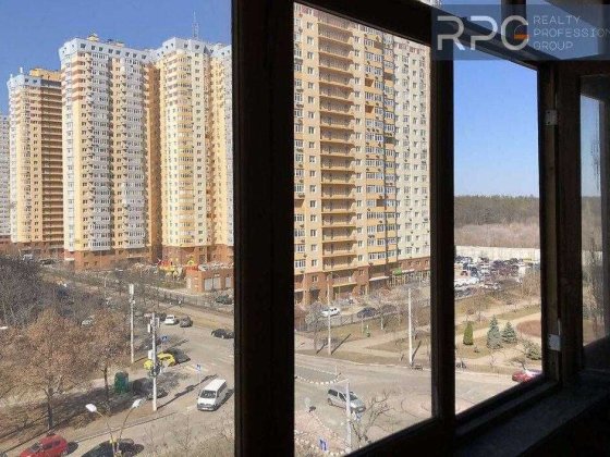 Продам 1к квартиру  Дмитра Павличка 10    хд Киев