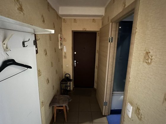 Продам ВЛАСНУ 2к квартиру м.Нивки 45 к.м Киев