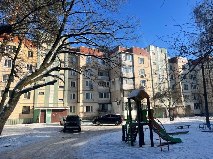 3-х комнатная, Святошинський р-он, біля ТРЦ Лавина Молл. (Синеозёрная) - фото 1