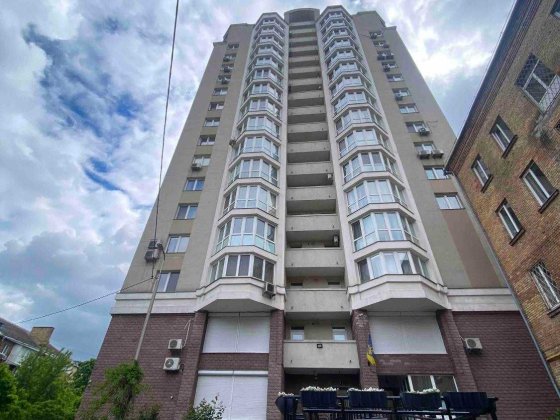 Продаємо 2 кім квартиру, вул Волинська 10А, 80м, Севастопольська площа Киев