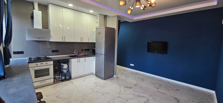 Продам квартиру, 2х кімнатну з ремонтом + гараж в подарунок - фото 1