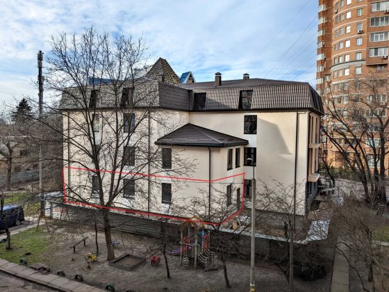 Продаж квартири 125 м2 - тераса, два входи, окремий дворик Київ