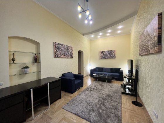 Центр Золоті Ворота 2 спальні 80м² Чикаленка,21/ Пушкінська Театральна Київ