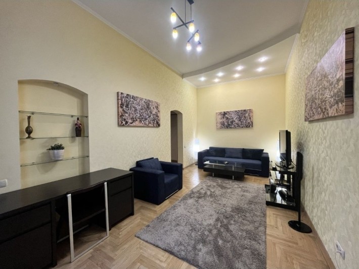 Центр Золоті Ворота 2 спальні 80м² Чикаленка,21/ Пушкінська Театральна - фото 1