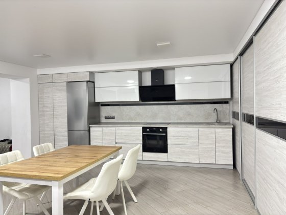 Продажа трехкомнатной студии в элитном закрытом ЖК на Космосе. Запорожье