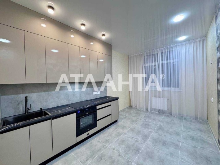 1-к квартира з терасою, новий ремонт,7 поверх - фото 1